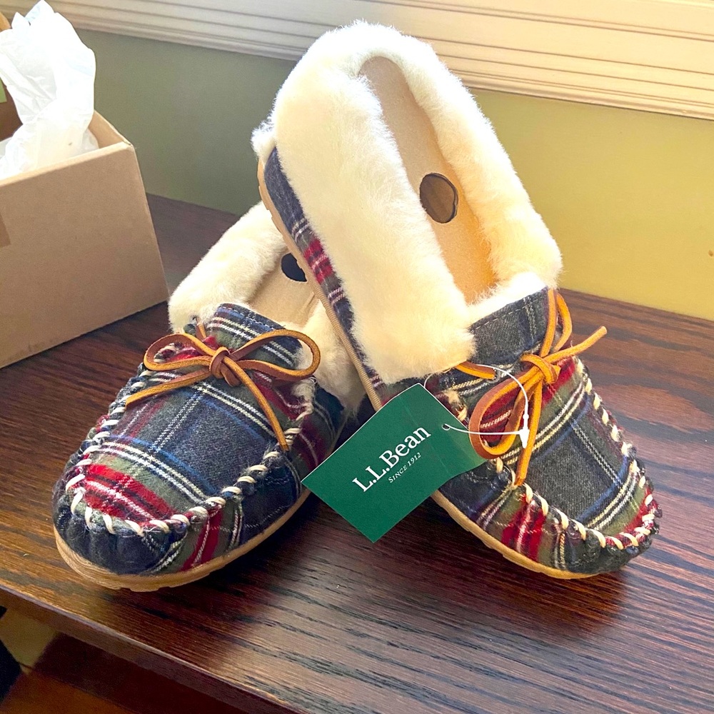 L.L. Bean women’s moccasins NWT and original box